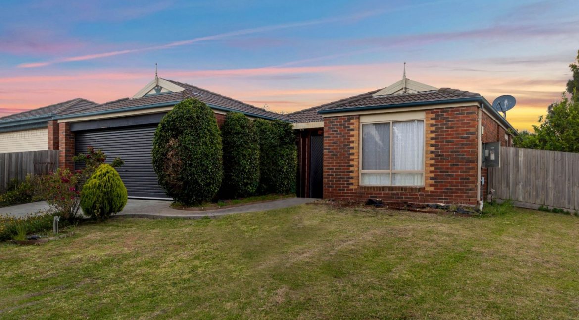 14-Nariel-Place-Cranbourne-West-3